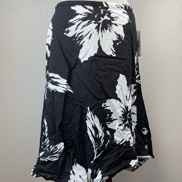NWT Liz Claiborne Black and White Floral Midi Skirt Size 8 - Picture 1 of 7